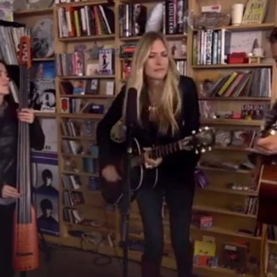 CHVRCHES NPR Music-Tiny Desk Concert