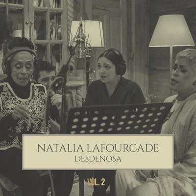 Natalia Lafourcade Desdeñosa (En Mano de Los Macorinos)