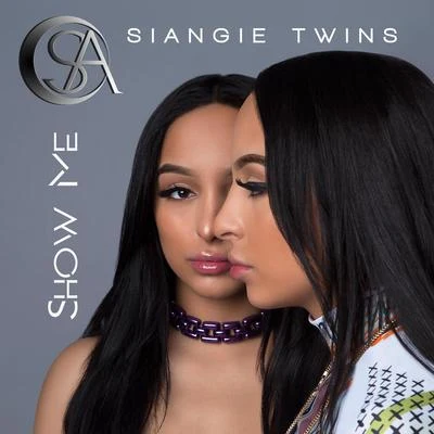 SiAngie Twins Show Me