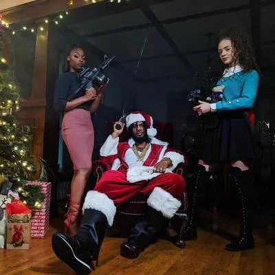 Raz Simone Santa Claus