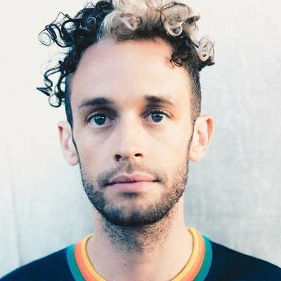 歌手 Wrabel