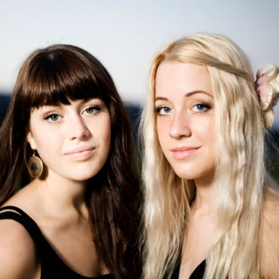 Larkin Poe/Nu Deco Ensemble paint the roses (live in concert)