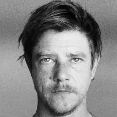 歌手 Paul Banks