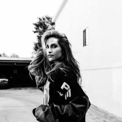 歌手 Snoh Aalegra