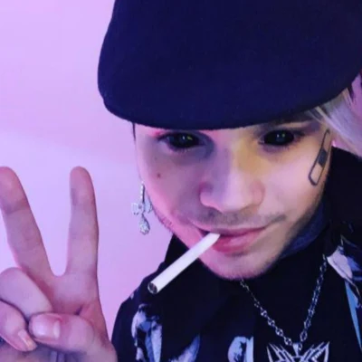 歌手 BEXEY