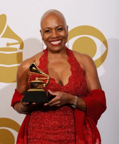 歌手 Dee Dee Bridgewater