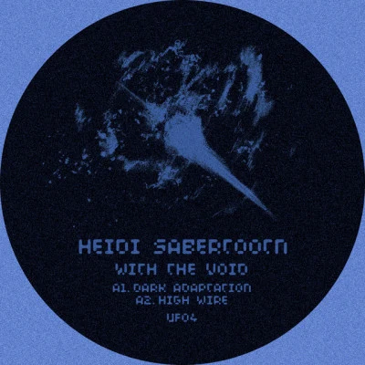 歌手 Heidi Sabertooth