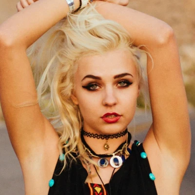 歌手 Maty Noyes