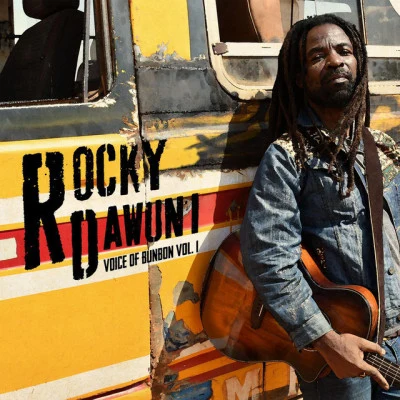 歌手 Rocky Dawuni