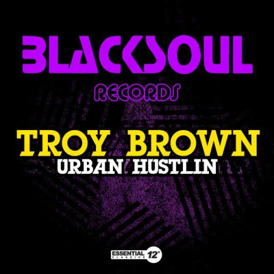 歌手 Troy Brown