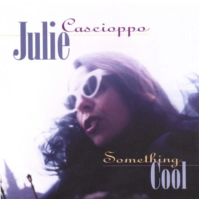 歌手 Julie Cascioppo