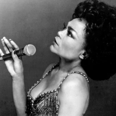 歌手 Eartha Kitt