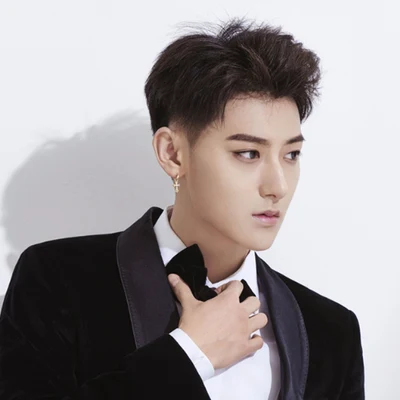 黃子韜 (Z.TAO)/張藝興 (LAY)/伯賢/Chen/D.O./KAI EXOLOGY CHAPTER 1: THE LOST PLANET