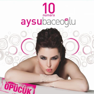 歌手 Aysu Baceoğlu