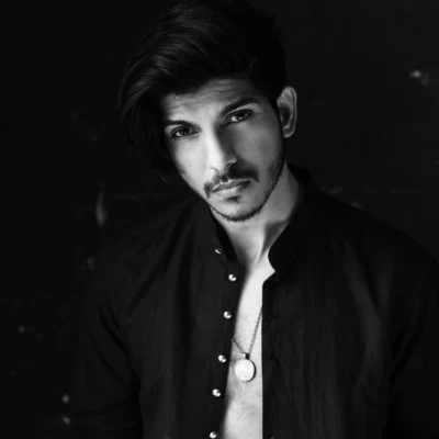 歌手 Mohsin Abbas Haider