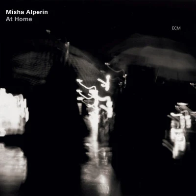 歌手 Misha Alperin