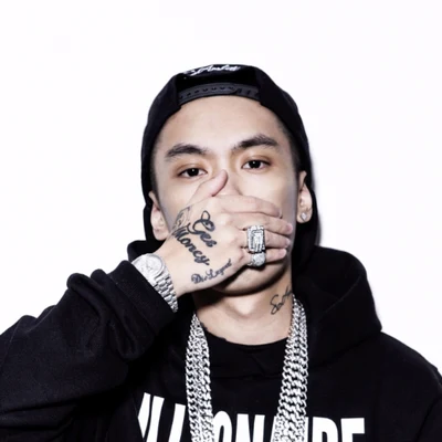 歌手 Dok2