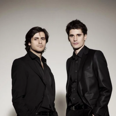 歌手 2Cellos