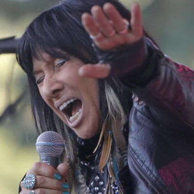 歌手 Buffy Sainte-Marie